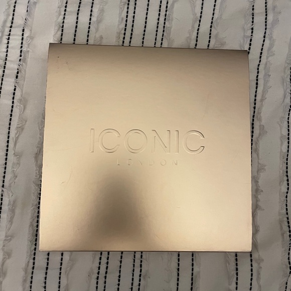 Iconic London eyeshadow palette - Picture 3 of 4